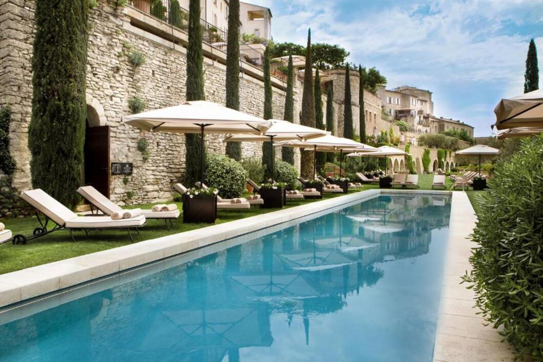 Image of beautiful outdoor pool at La Bastide de Gordes hotel