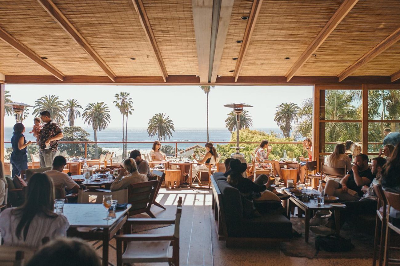 Image of people chilling in the Elephante restaurant