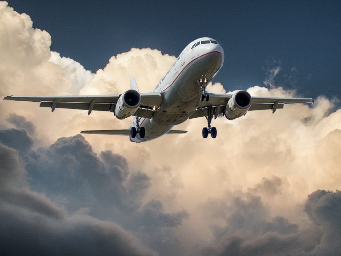 Image of an aeroplane in flight