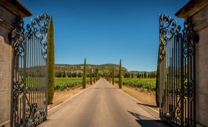 featured image of the entrance to Chateau d`Estoublon