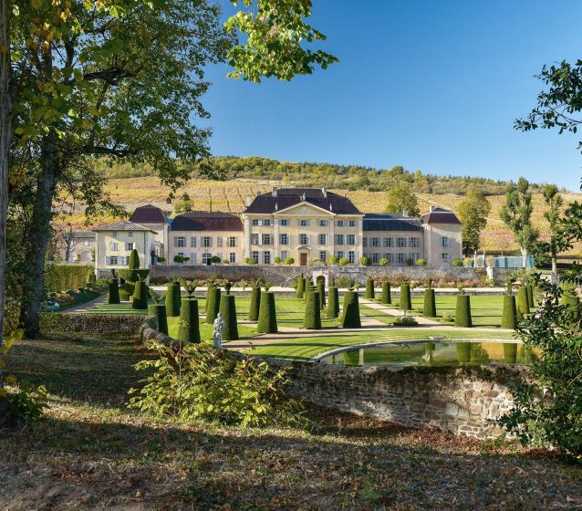 Image of outdoor view of the Château de La Chaize